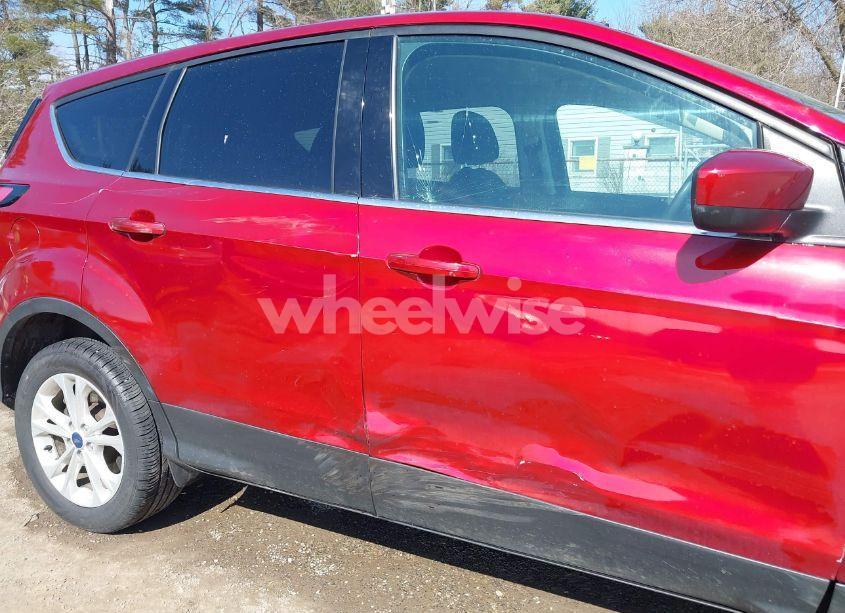 Photo 19 of 2017 Ford Escape SE (VIN 1FMCU9GD5HUE71186)