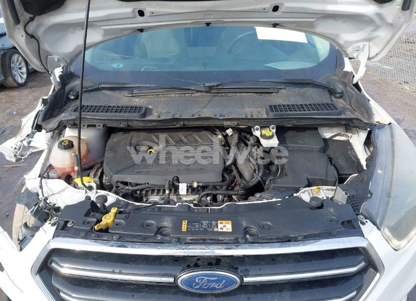 Photo 10 of 2018 Ford Escape SE (VIN 1FMCU9GD5JUA15307)