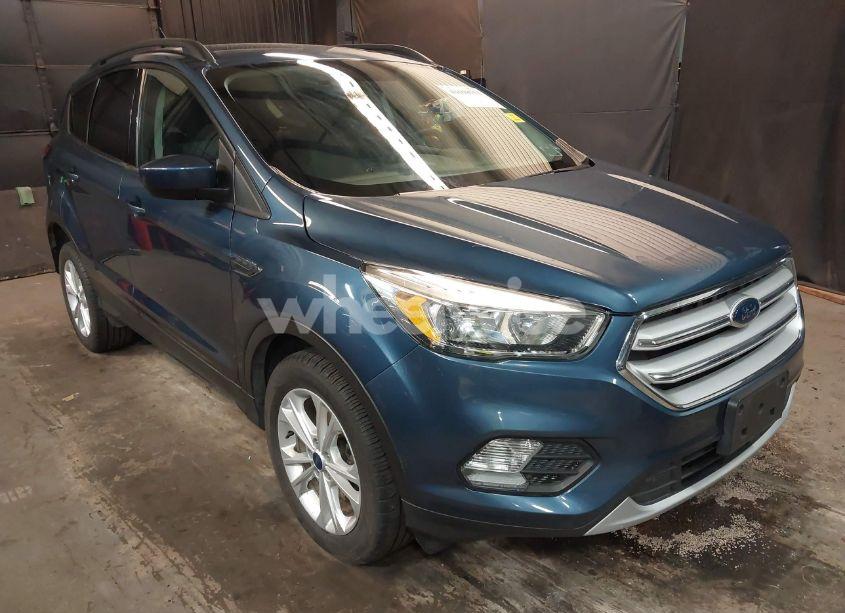 2018 Ford Escape SE (VIN 1FMCU9GD5JUA32186) main photo