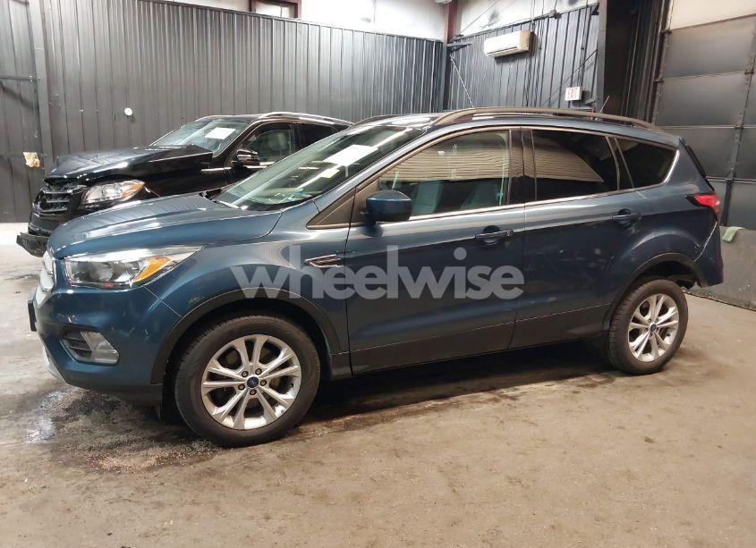 Photo 14 of 2018 Ford Escape SE (VIN 1FMCU9GD5JUA32186)