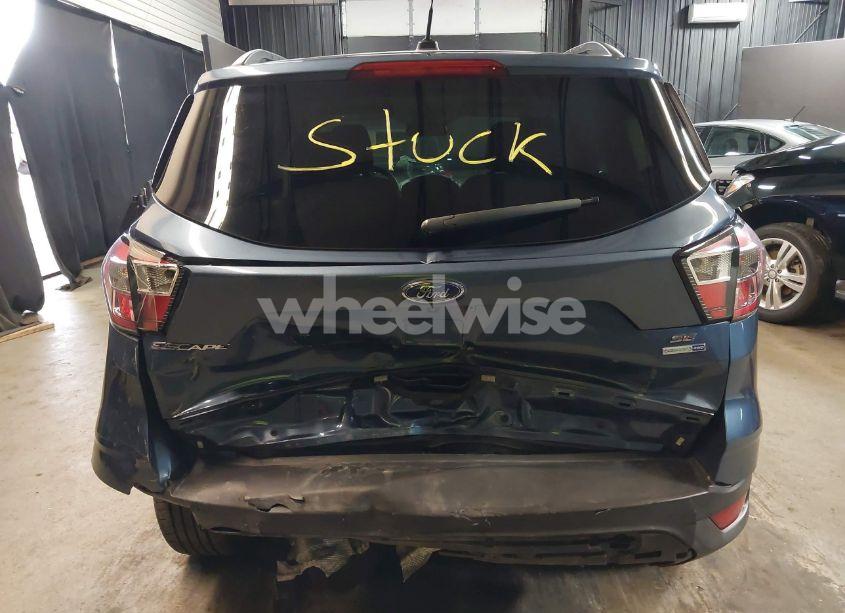 Photo 16 of 2018 Ford Escape SE (VIN 1FMCU9GD5JUA32186)