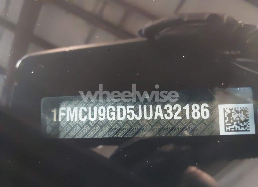 Photo 17 of 2018 Ford Escape SE (VIN 1FMCU9GD5JUA32186)