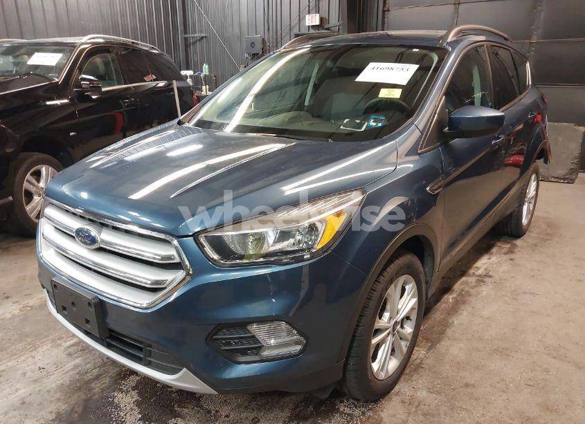 Photo 2 of 2018 Ford Escape SE (VIN 1FMCU9GD5JUA32186)