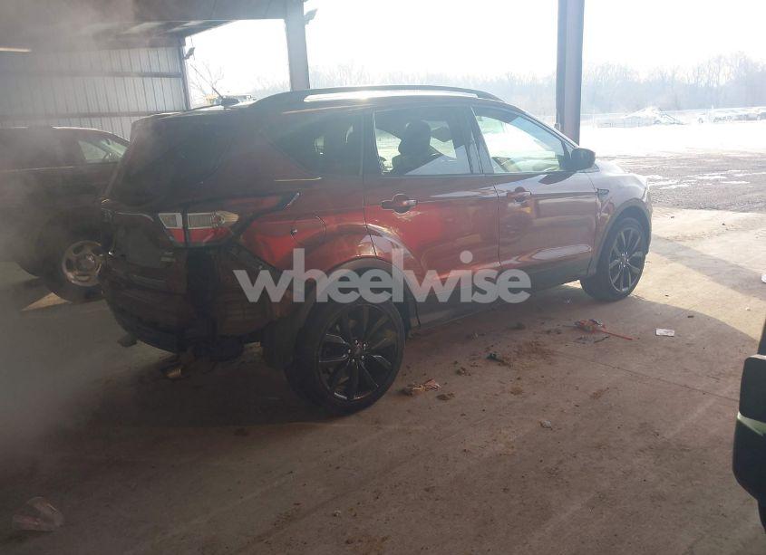 Photo 4 of 2018 Ford Escape SE (VIN 1FMCU9GD5JUA47397)