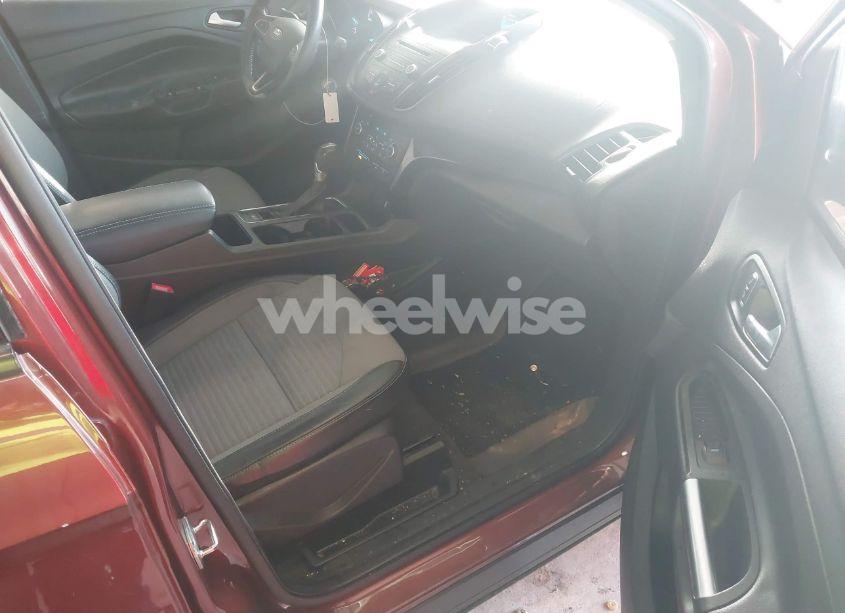 Photo 5 of 2018 Ford Escape SE (VIN 1FMCU9GD5JUA47397)