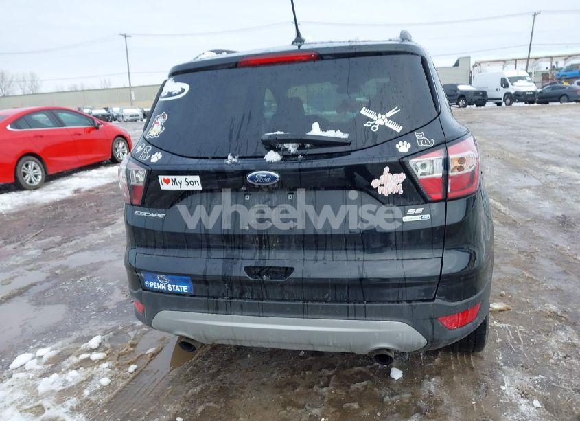 Photo 16 of 2018 Ford Escape SE (VIN 1FMCU9GD5JUA61882)