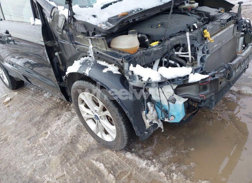 Photo 6 of 2018 Ford Escape SE (VIN 1FMCU9GD5JUA61882)