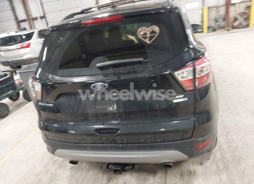 Photo 16 of 2018 Ford Escape SE (VIN 1FMCU9GD5JUA76883)