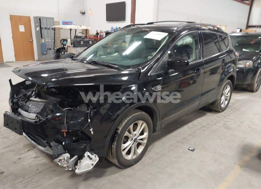 Photo 2 of 2018 Ford Escape SE (VIN 1FMCU9GD5JUA76883)