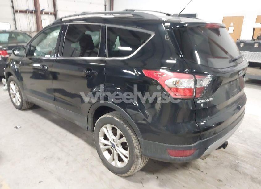 Photo 3 of 2018 Ford Escape SE (VIN 1FMCU9GD5JUA76883)