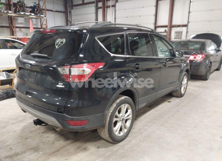 Photo 4 of 2018 Ford Escape SE (VIN 1FMCU9GD5JUA76883)