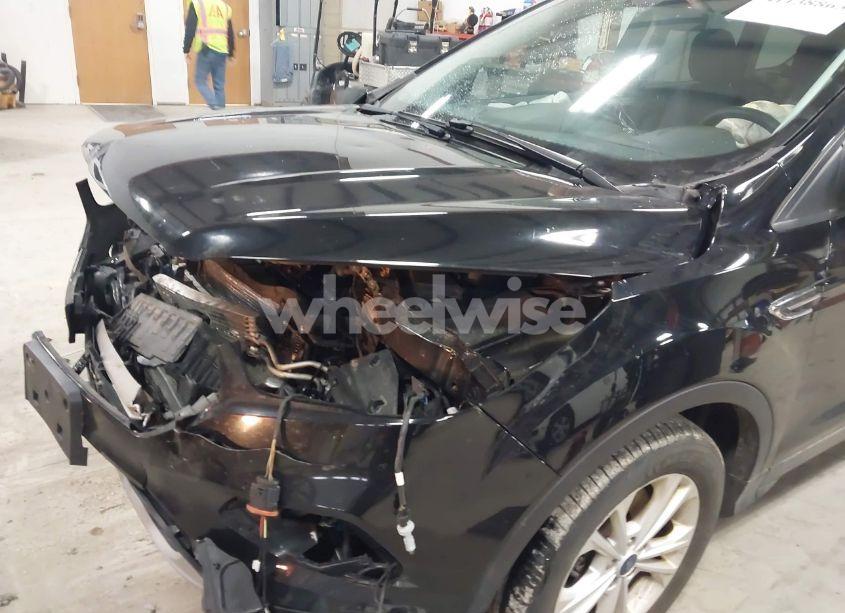 Photo 6 of 2018 Ford Escape SE (VIN 1FMCU9GD5JUA76883)