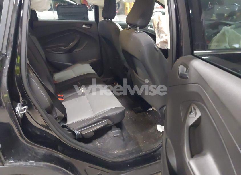 Photo 8 of 2018 Ford Escape SE (VIN 1FMCU9GD5JUA76883)