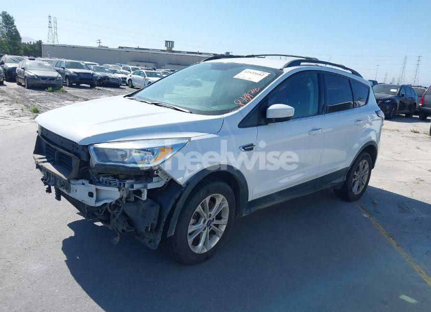 Photo 2 of 2018 Ford Escape SE (VIN 1FMCU9GD5JUA97877)