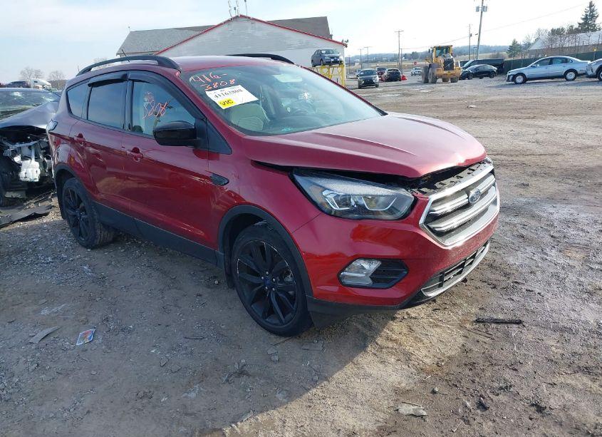 2018 Ford Escape SE (VIN 1FMCU9GD5JUB02852) main photo