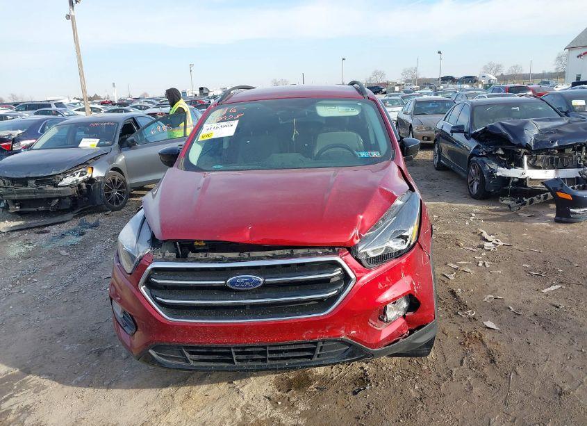 Photo 12 of 2018 Ford Escape SE (VIN 1FMCU9GD5JUB02852)