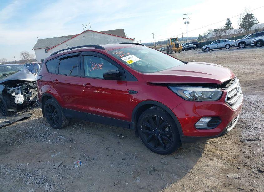 Photo 13 of 2018 Ford Escape SE (VIN 1FMCU9GD5JUB02852)