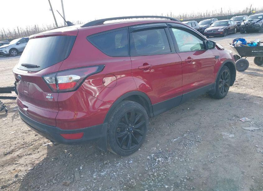 Photo 4 of 2018 Ford Escape SE (VIN 1FMCU9GD5JUB02852)