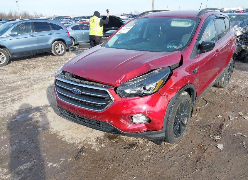 Photo 6 of 2018 Ford Escape SE (VIN 1FMCU9GD5JUB02852)