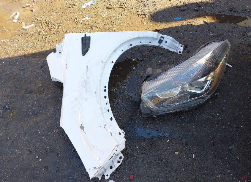 Photo 12 of 2018 Ford Escape SE (VIN 1FMCU9GD5JUB29632)