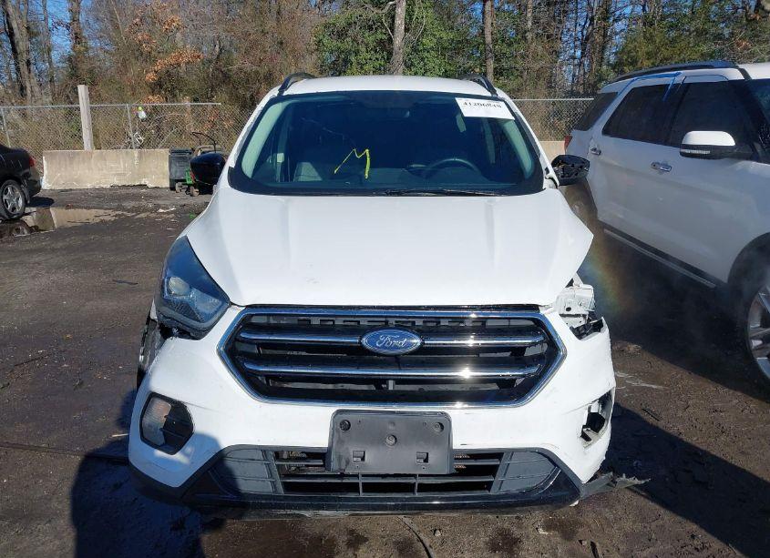 Photo 13 of 2018 Ford Escape SE (VIN 1FMCU9GD5JUB29632)