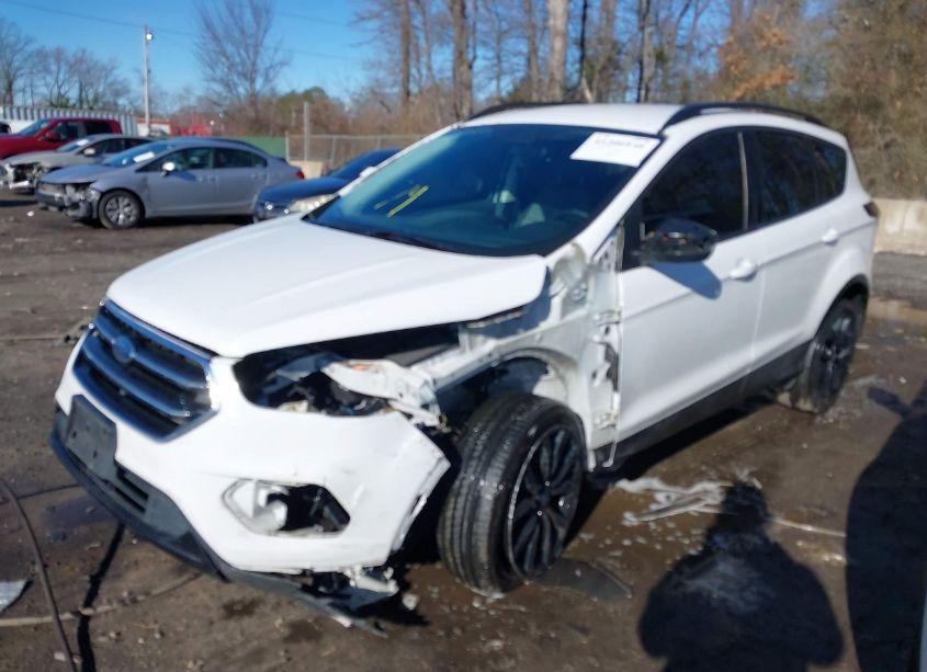 Photo 2 of 2018 Ford Escape SE (VIN 1FMCU9GD5JUB29632)