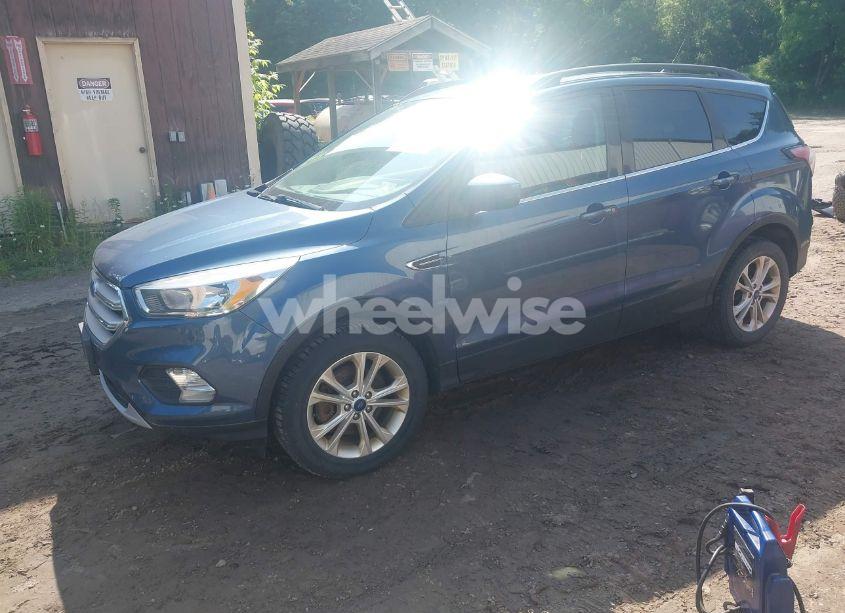 Photo 2 of 2018 Ford Escape SE (VIN 1FMCU9GD5JUB65725)
