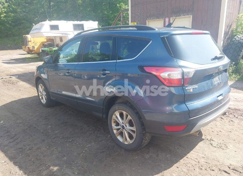 Photo 3 of 2018 Ford Escape SE (VIN 1FMCU9GD5JUB65725)
