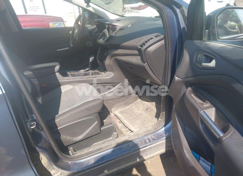 Photo 5 of 2018 Ford Escape SE (VIN 1FMCU9GD5JUB65725)