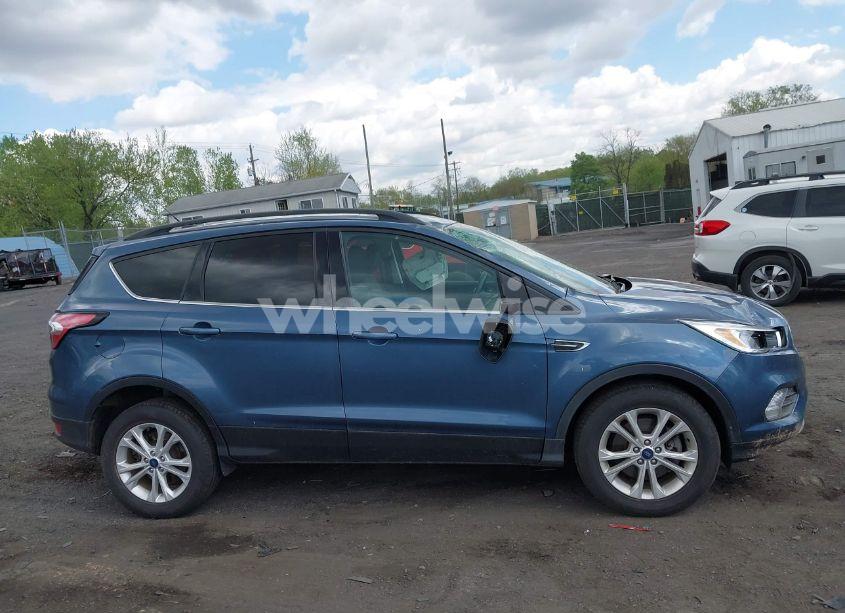 Photo 13 of 2018 Ford Escape SE (VIN 1FMCU9GD5JUC25602)