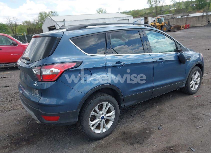 Photo 4 of 2018 Ford Escape SE (VIN 1FMCU9GD5JUC25602)