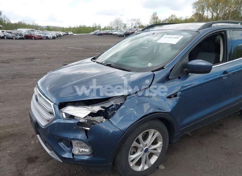Photo 6 of 2018 Ford Escape SE (VIN 1FMCU9GD5JUC25602)