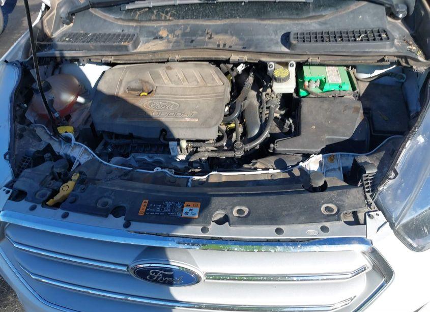 Photo 10 of 2018 Ford Escape SE (VIN 1FMCU9GD5JUC32582)