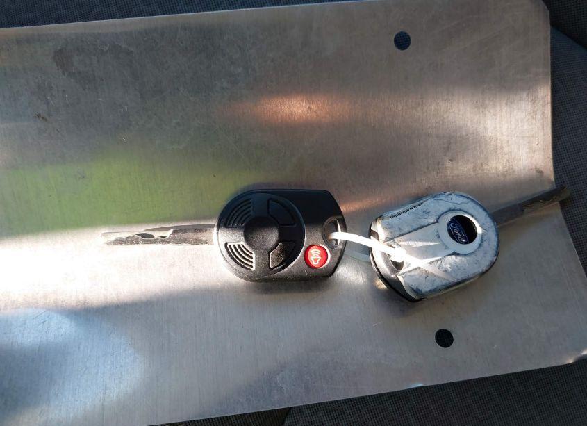 Photo 11 of 2018 Ford Escape SE (VIN 1FMCU9GD5JUC32582)