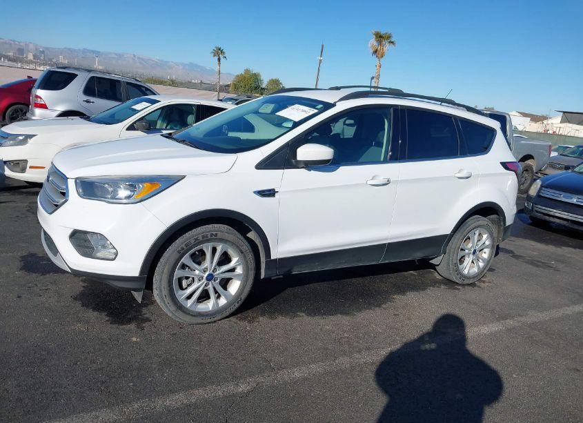 Photo 14 of 2018 Ford Escape SE (VIN 1FMCU9GD5JUC32582)