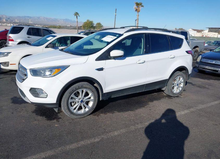 Photo 2 of 2018 Ford Escape SE (VIN 1FMCU9GD5JUC32582)