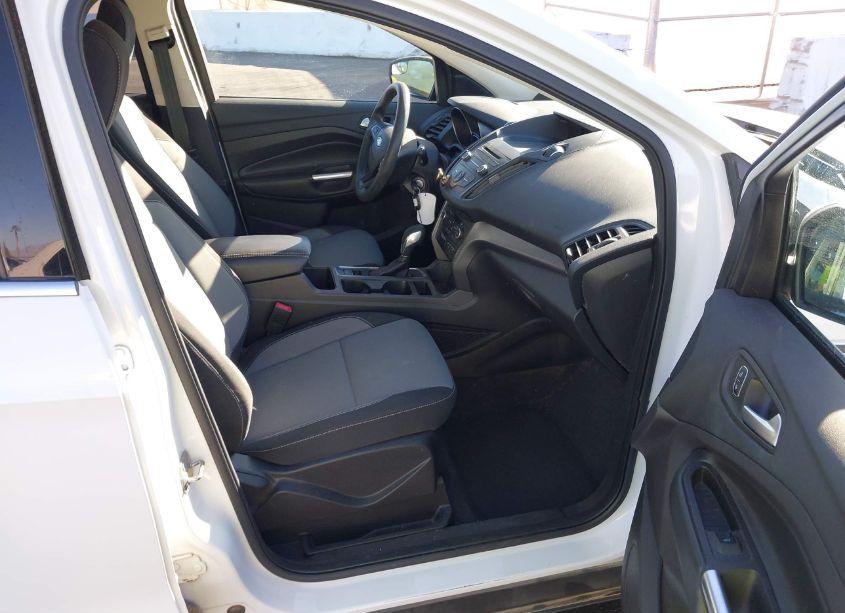 Photo 5 of 2018 Ford Escape SE (VIN 1FMCU9GD5JUC32582)