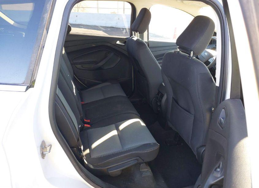 Photo 8 of 2018 Ford Escape SE (VIN 1FMCU9GD5JUC32582)