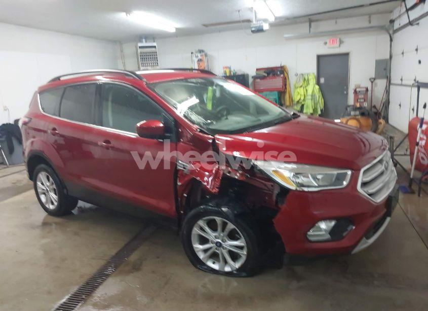 2018 Ford Escape SE (VIN 1FMCU9GD5JUD01982) main photo