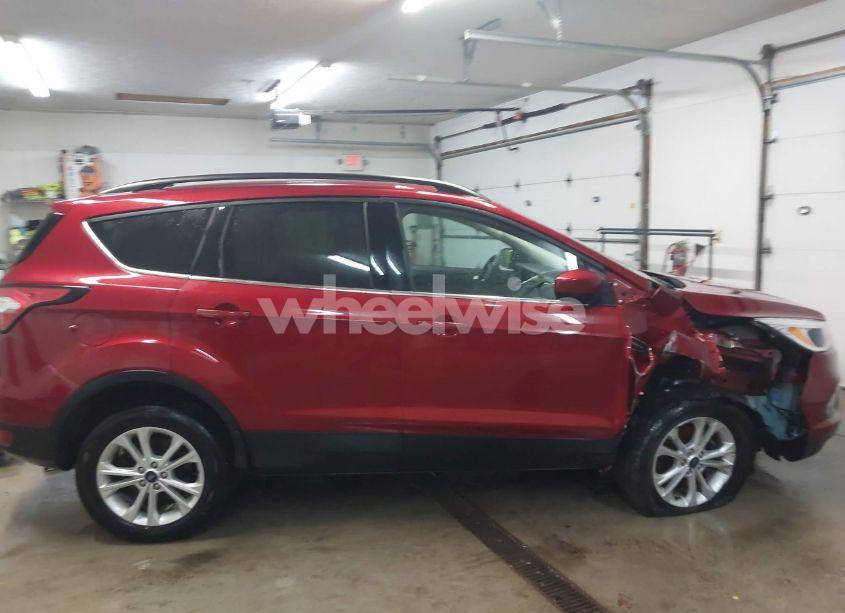 Photo 14 of 2018 Ford Escape SE (VIN 1FMCU9GD5JUD01982)