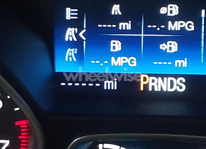 Photo 16 of 2018 Ford Escape SE (VIN 1FMCU9GD5JUD01982)