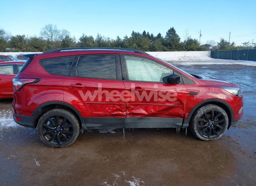Photo 13 of 2018 Ford Escape SE (VIN 1FMCU9GD5JUD34870)