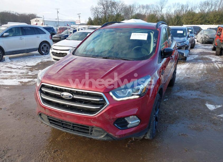 Photo 2 of 2018 Ford Escape SE (VIN 1FMCU9GD5JUD34870)