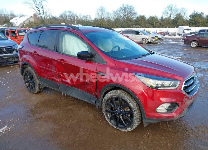 Photo 6 of 2018 Ford Escape SE (VIN 1FMCU9GD5JUD34870)