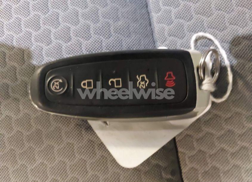 Photo 11 of 2019 Ford Escape SE (VIN 1FMCU9GD5KUA04227)