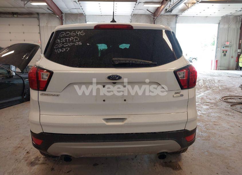 Photo 16 of 2019 Ford Escape SE (VIN 1FMCU9GD5KUA04227)