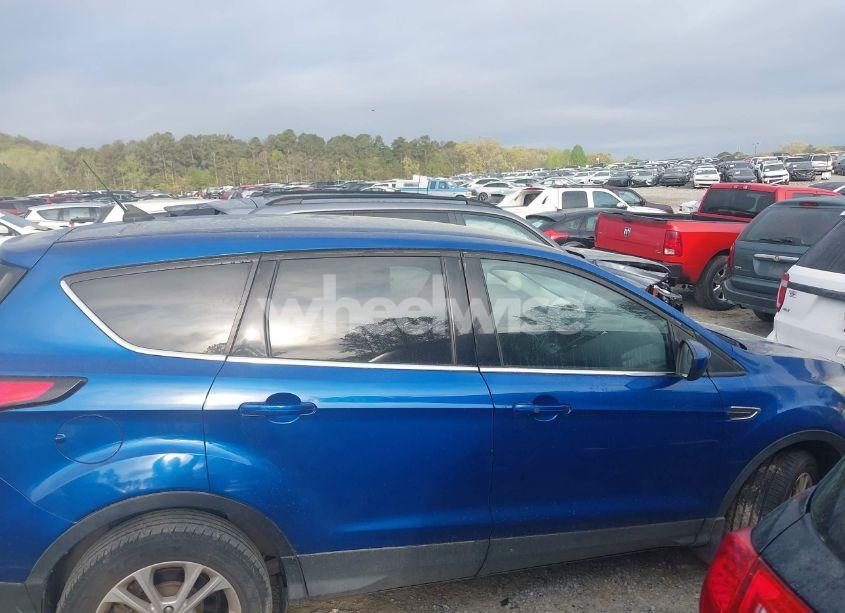 Photo 13 of 2019 Ford Escape SE (VIN 1FMCU9GD5KUA06575)