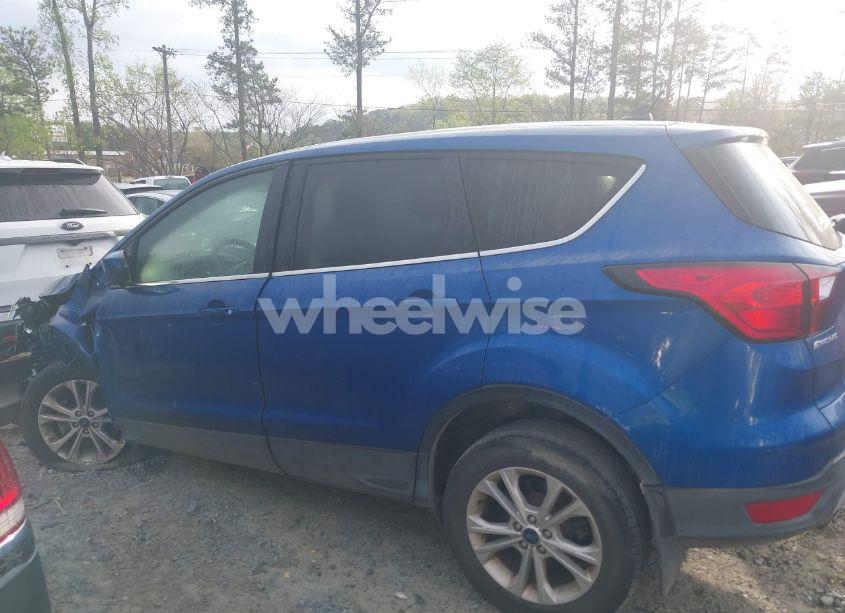 Photo 14 of 2019 Ford Escape SE (VIN 1FMCU9GD5KUA06575)