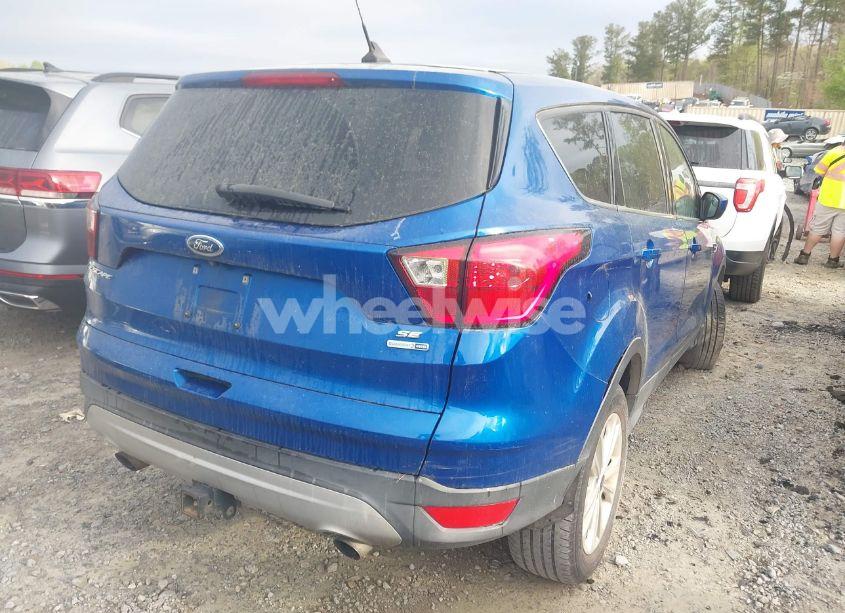 Photo 4 of 2019 Ford Escape SE (VIN 1FMCU9GD5KUA06575)
