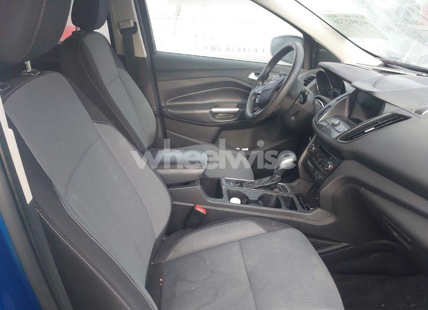 Photo 5 of 2019 Ford Escape SE (VIN 1FMCU9GD5KUA06575)